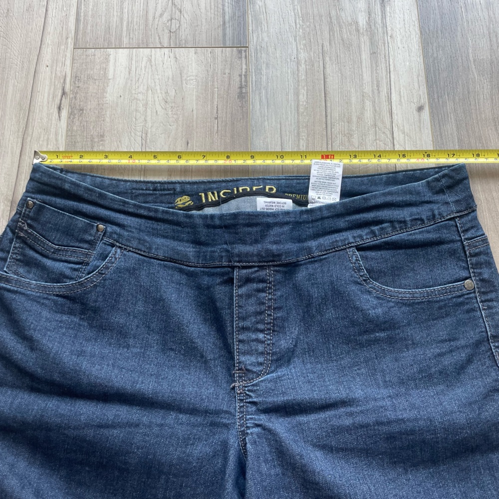 Insider Low Rise Jeans - Picture 7 of 8
